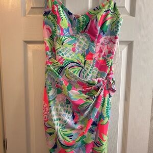 Lilly Pulitzer Pink and Gold Tag Detail